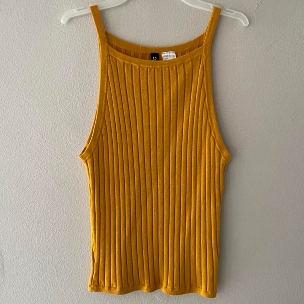 color - mustard yellow